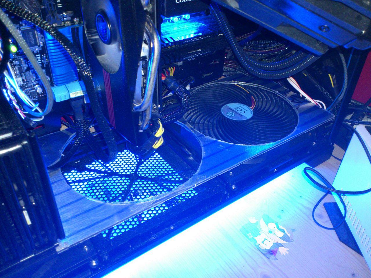 [16/02/2012] Fast and Furious: Raven-2-Casemod mit Carbonelementen und blauer Beleuchtung (37)