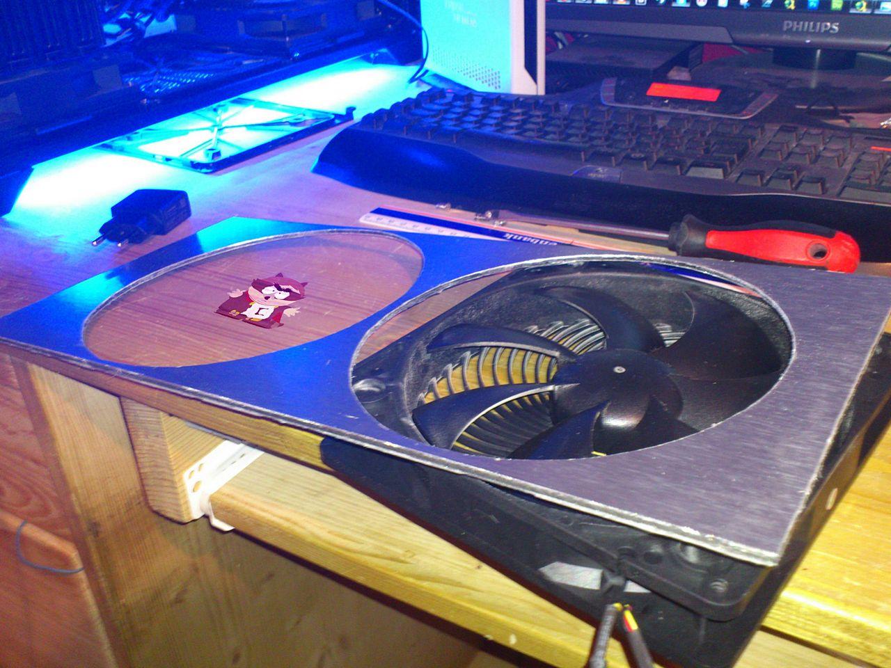[16/02/2012] Fast and Furious: Raven-2-Casemod mit Carbonelementen und blauer Beleuchtung (38)