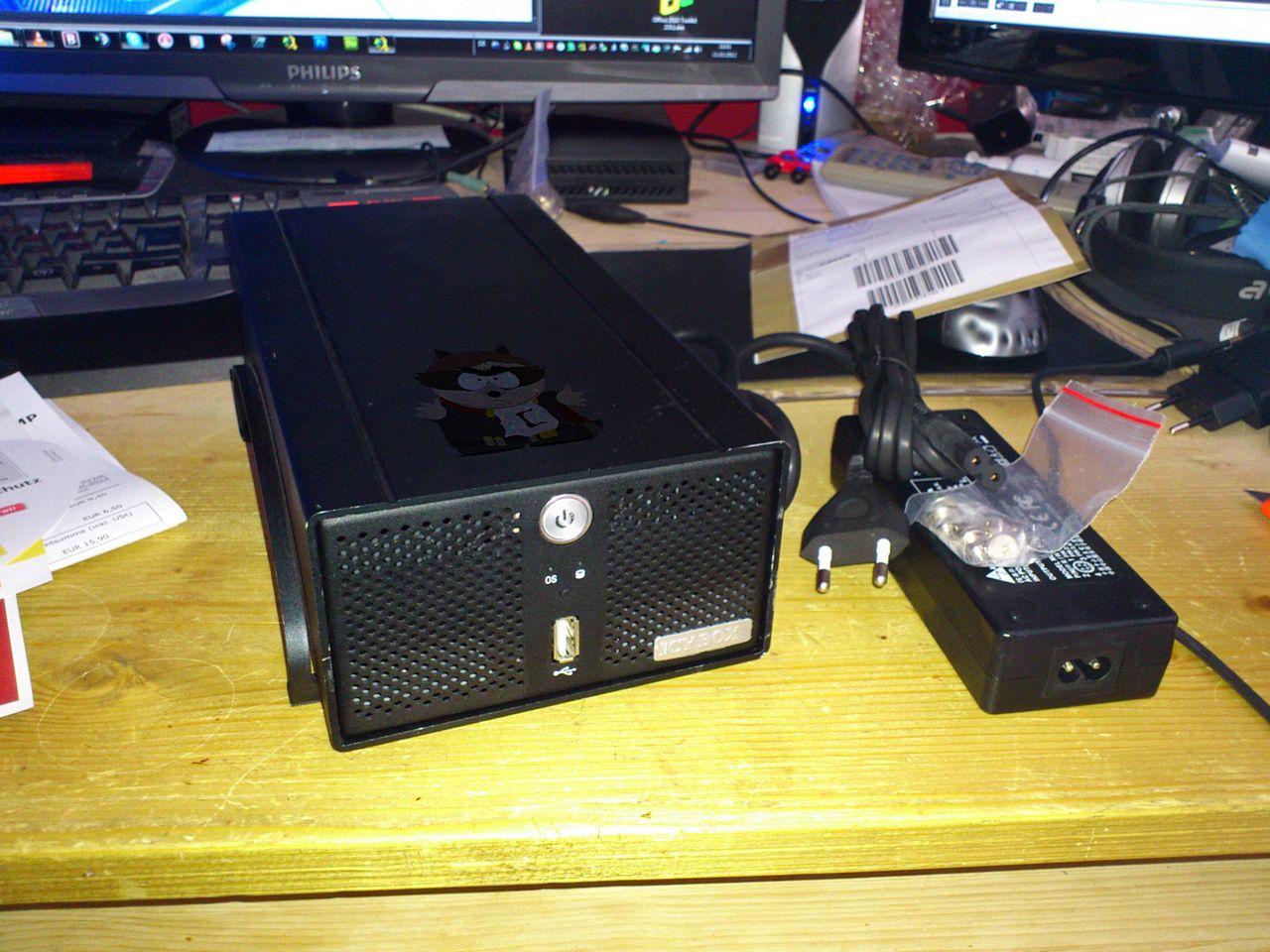 [16/02/2012] Fast and Furious: Raven-2-Casemod mit Carbonelementen und blauer Beleuchtung (43)