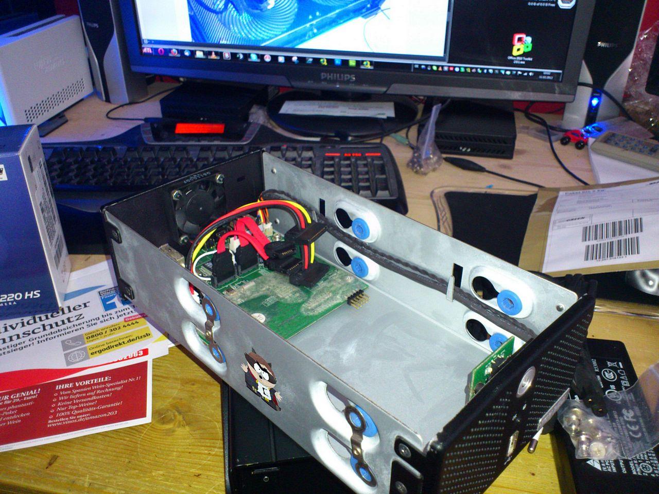 [16/02/2012] Fast and Furious: Raven-2-Casemod mit Carbonelementen und blauer Beleuchtung (44)