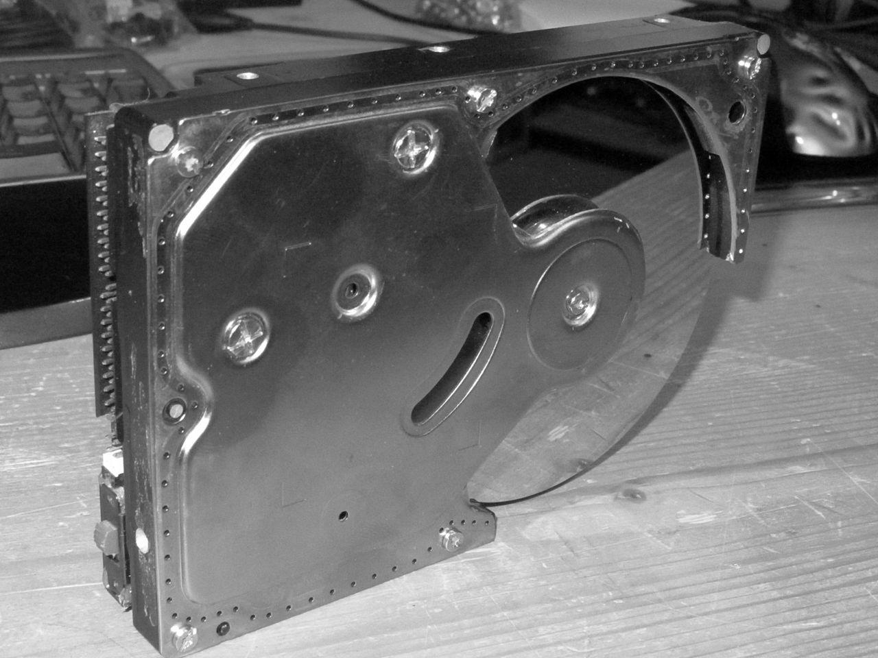 [16/02/2012] Fast and Furious: Raven-2-Casemod mit Carbonelementen und blauer Beleuchtung (1)