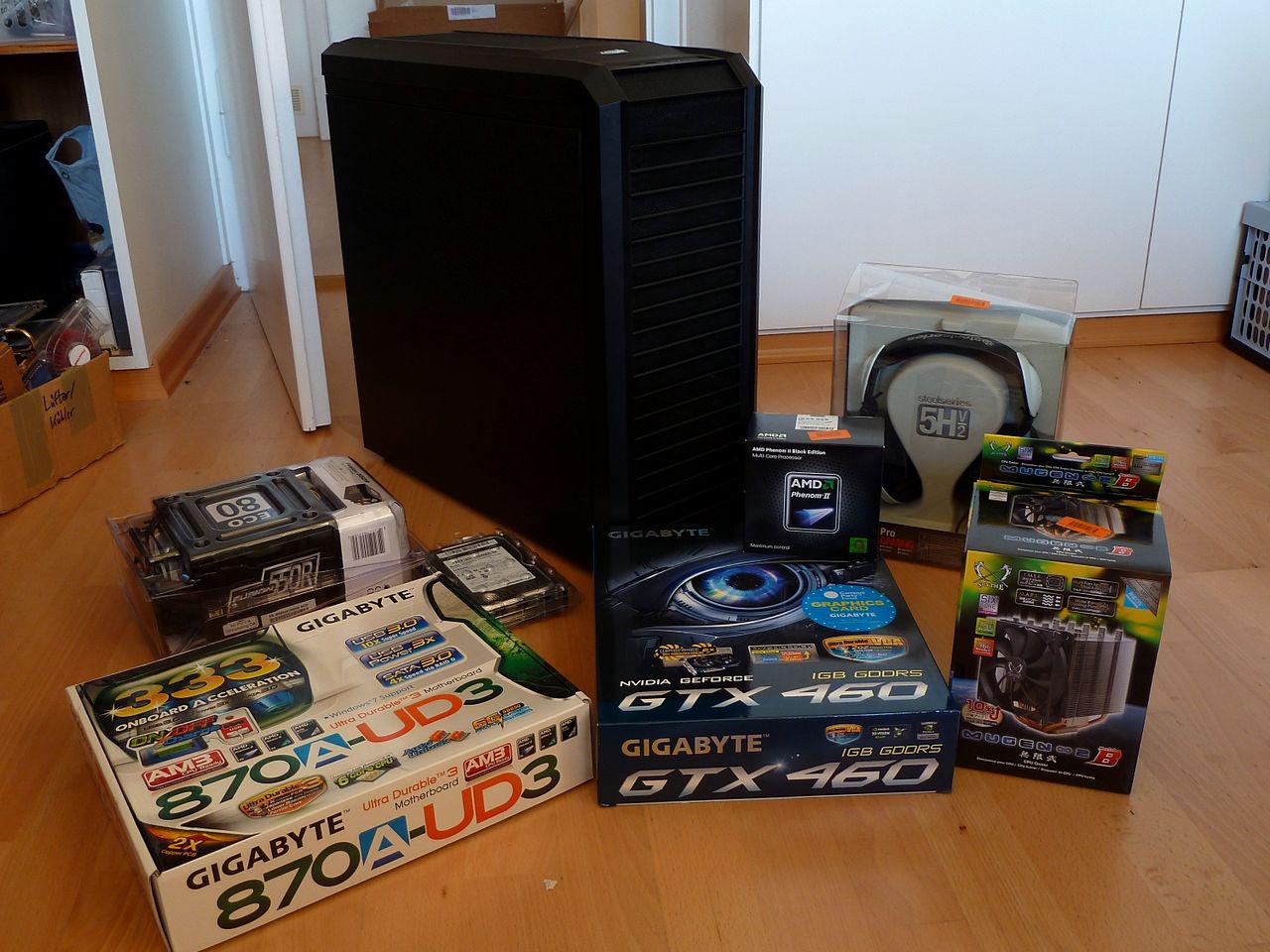 [17/02/2012] Schicke Lancool-K58-Casemod: Silber-schwarze Mainboard-Abdeckung, Kühler-Mod und mehr (2)