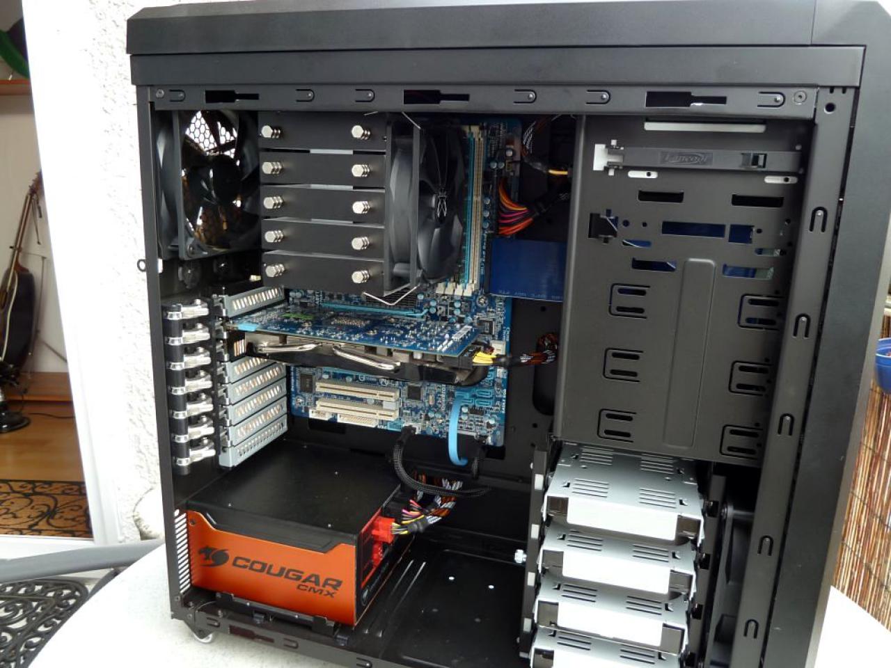 [17/02/2012] Schicke Lancool-K58-Casemod: Silber-schwarze Mainboard-Abdeckung, Kühler-Mod und mehr (33)