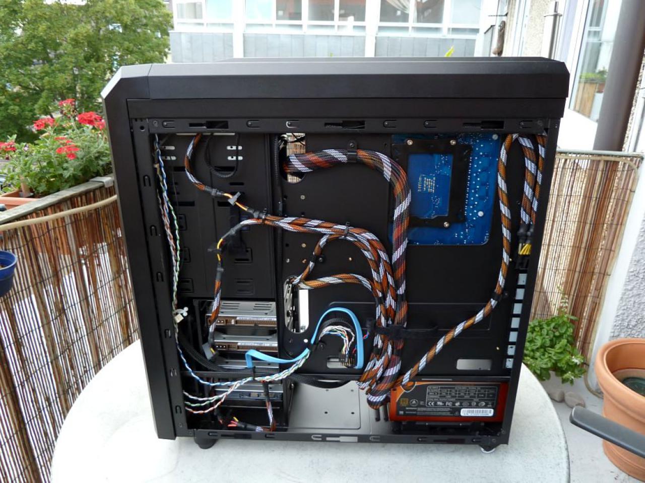 [17/02/2012] Schicke Lancool-K58-Casemod: Silber-schwarze Mainboard-Abdeckung, Kühler-Mod und mehr (35)