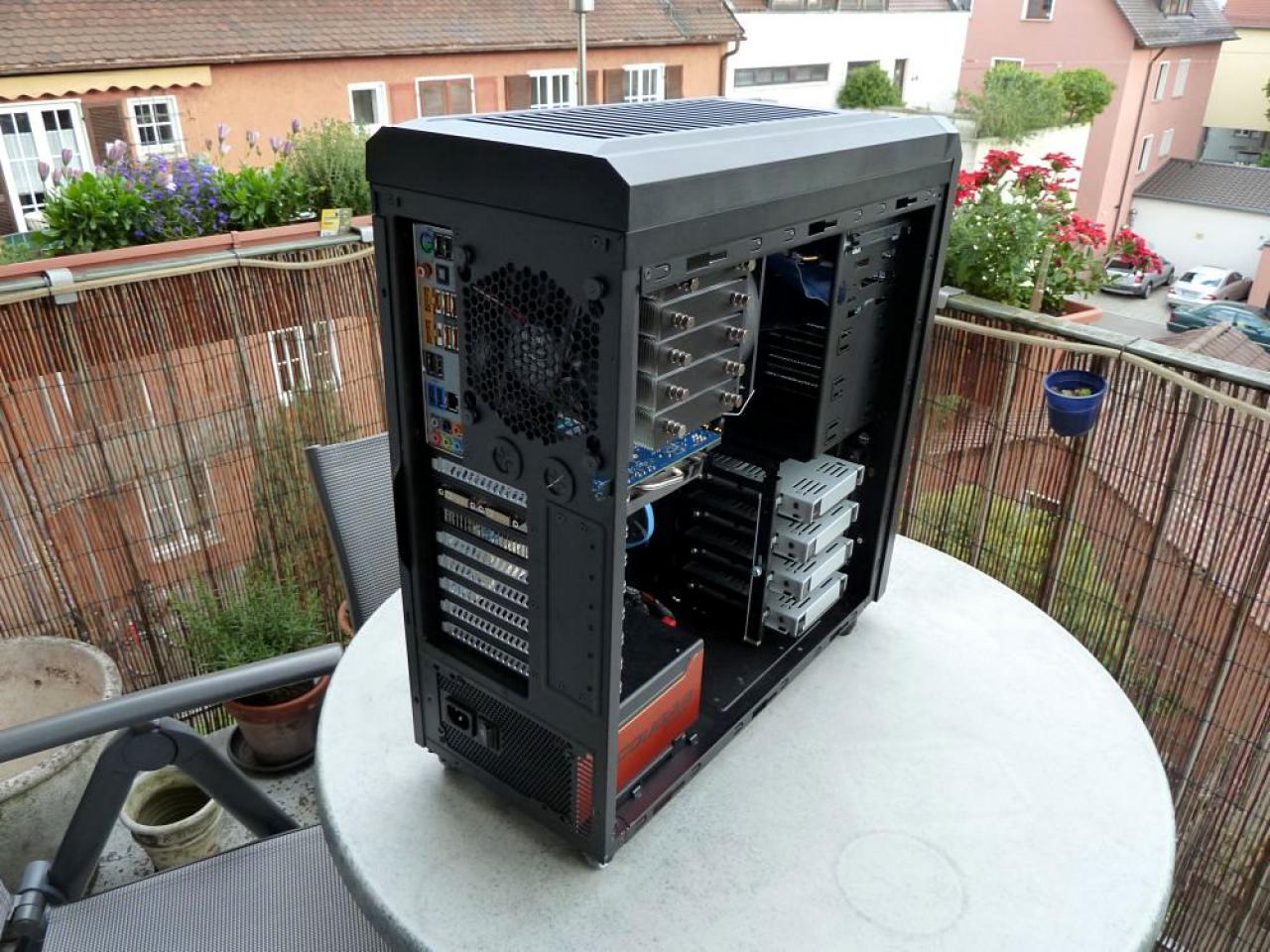 [17/02/2012] Schicke Lancool-K58-Casemod: Silber-schwarze Mainboard-Abdeckung, Kühler-Mod und mehr (36)