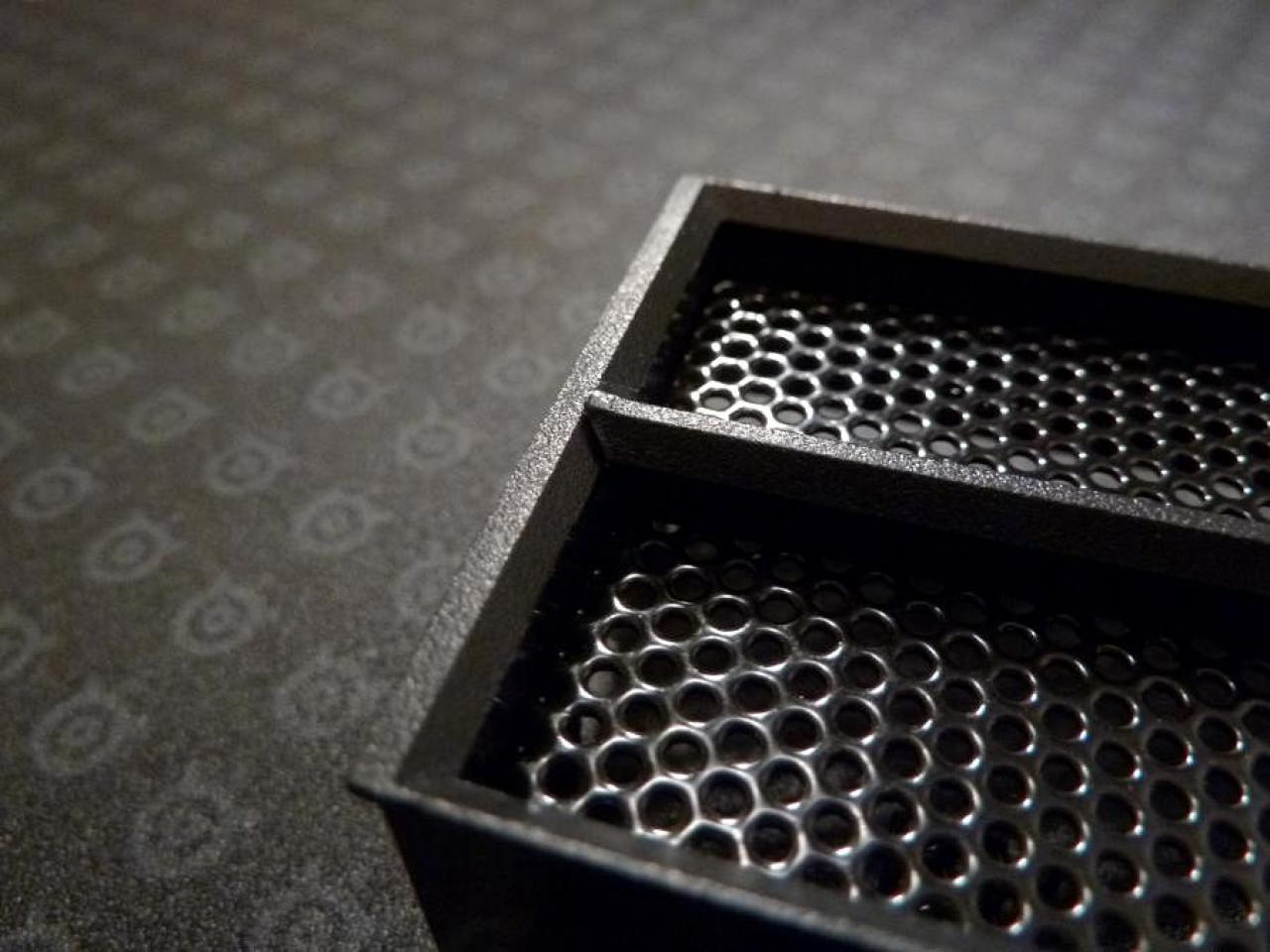 [17/02/2012] Schicke Lancool-K58-Casemod: Silber-schwarze Mainboard-Abdeckung, Kühler-Mod und mehr (60)