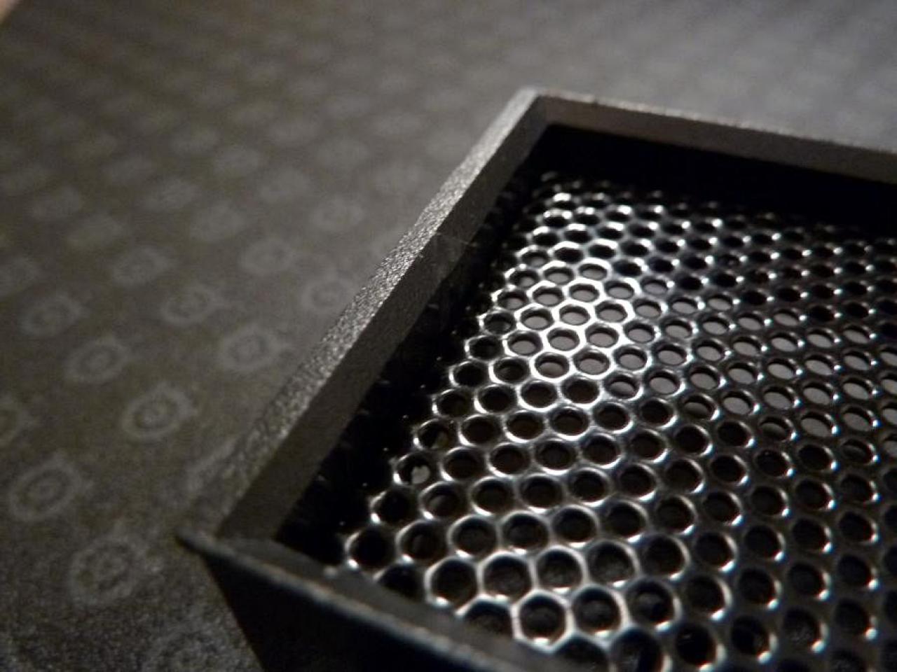 [17/02/2012] Schicke Lancool-K58-Casemod: Silber-schwarze Mainboard-Abdeckung, Kühler-Mod und mehr (61)