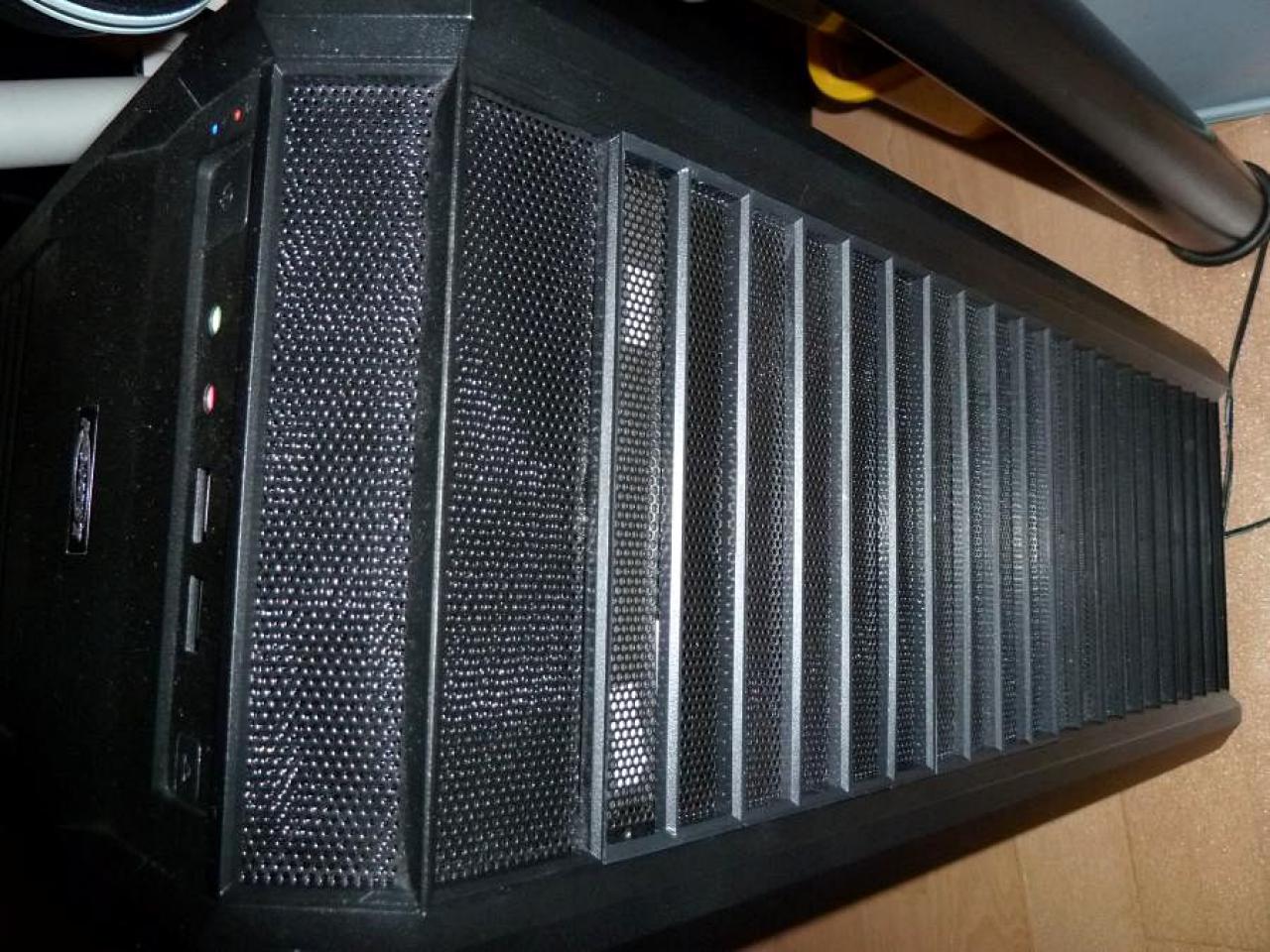 [17/02/2012] Schicke Lancool-K58-Casemod: Silber-schwarze Mainboard-Abdeckung, Kühler-Mod und mehr (68)