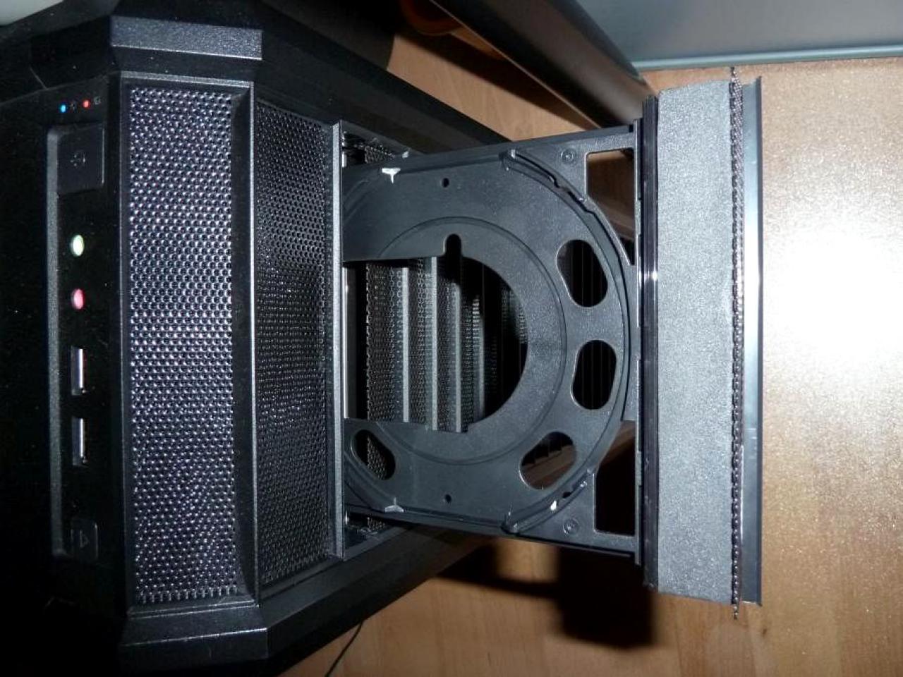 [17/02/2012] Schicke Lancool-K58-Casemod: Silber-schwarze Mainboard-Abdeckung, Kühler-Mod und mehr (69)