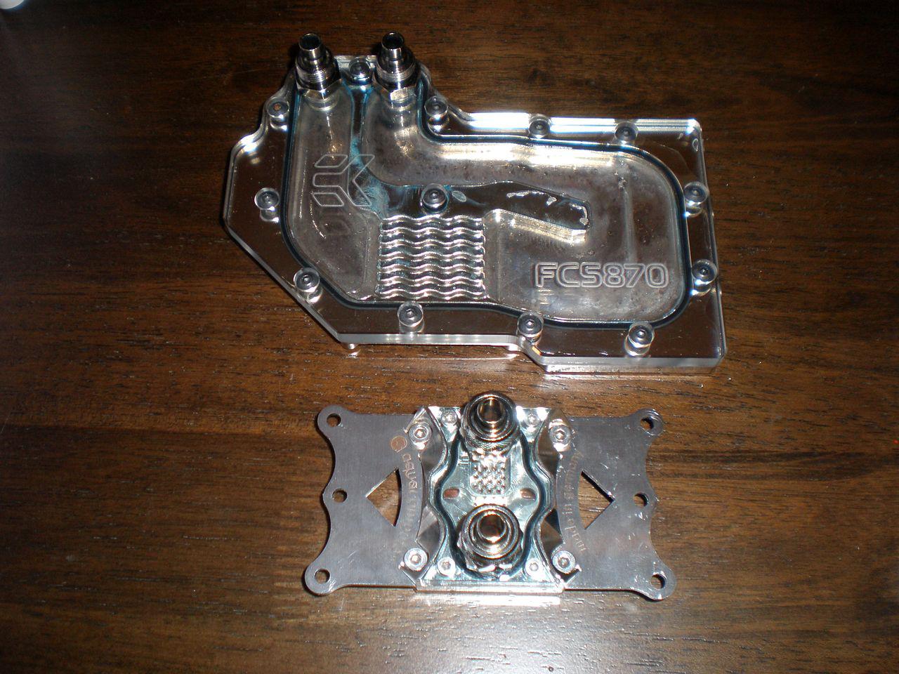 [21/02/2012] Spannendes Casemod-Projekt: Drei Radiatoren und UV-Beleuchtung im Xaser III (6)