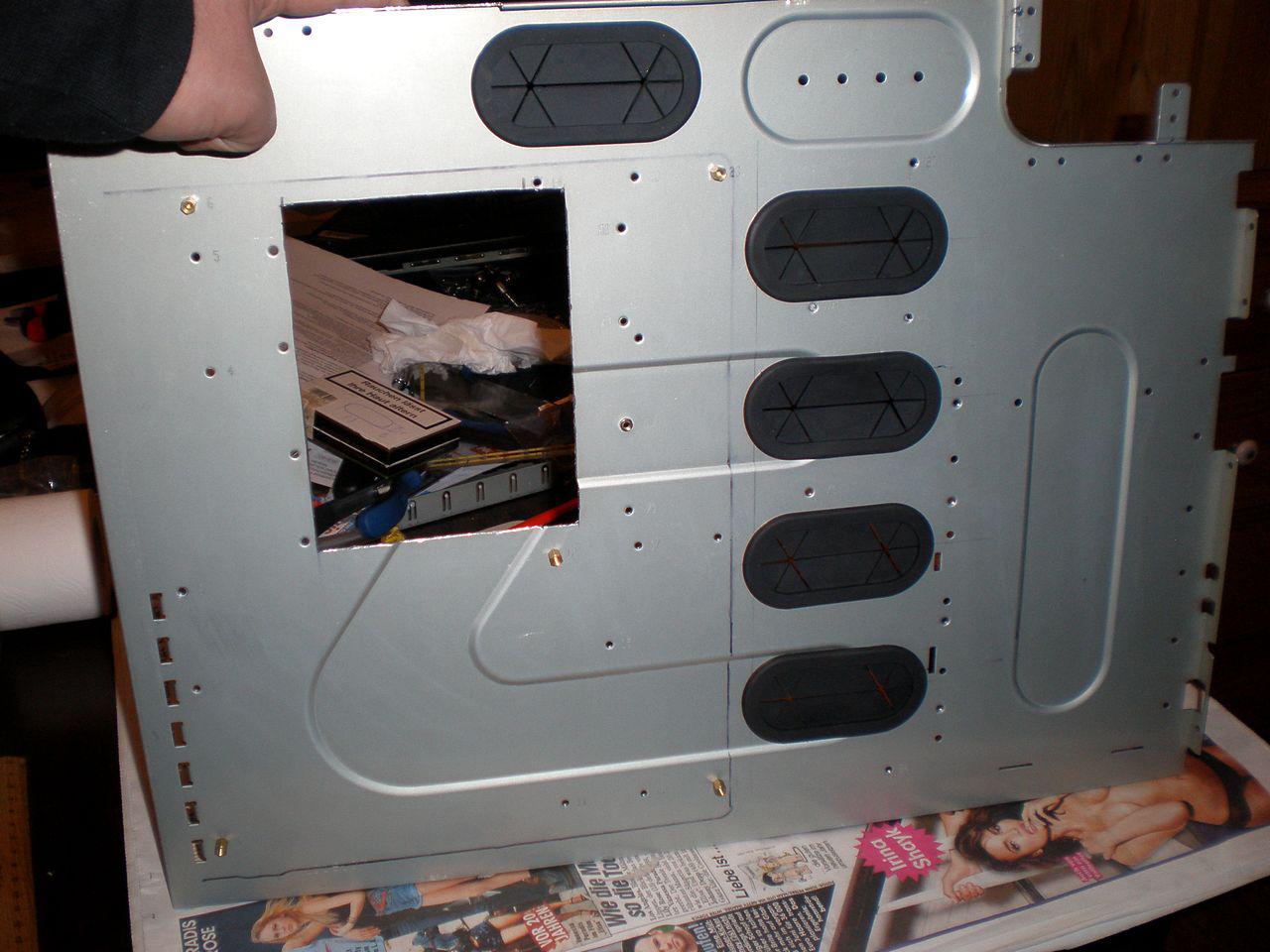 [21/02/2012] Spannendes Casemod-Projekt: Drei Radiatoren und UV-Beleuchtung im Xaser III (29)