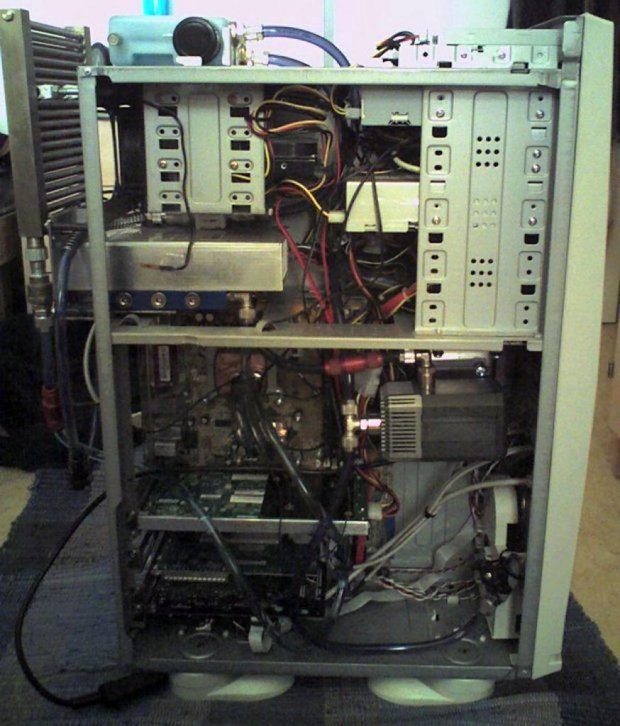[17/02/2012] Das Franken-Case: Erstaunlicher 0-dB-Wakü-PC mit Passivkühlung im Eigenbau (2)
