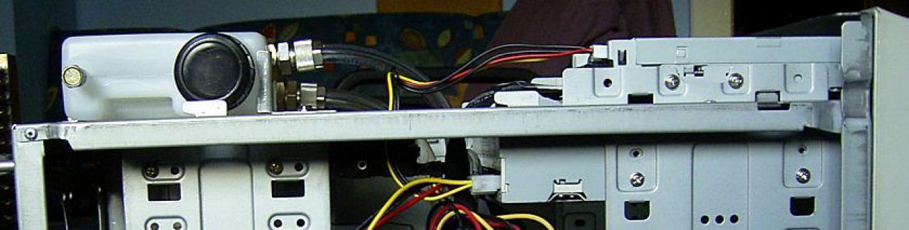 [17/02/2012] Das Franken-Case: Erstaunlicher 0-dB-Wakü-PC mit Passivkühlung im Eigenbau (15)