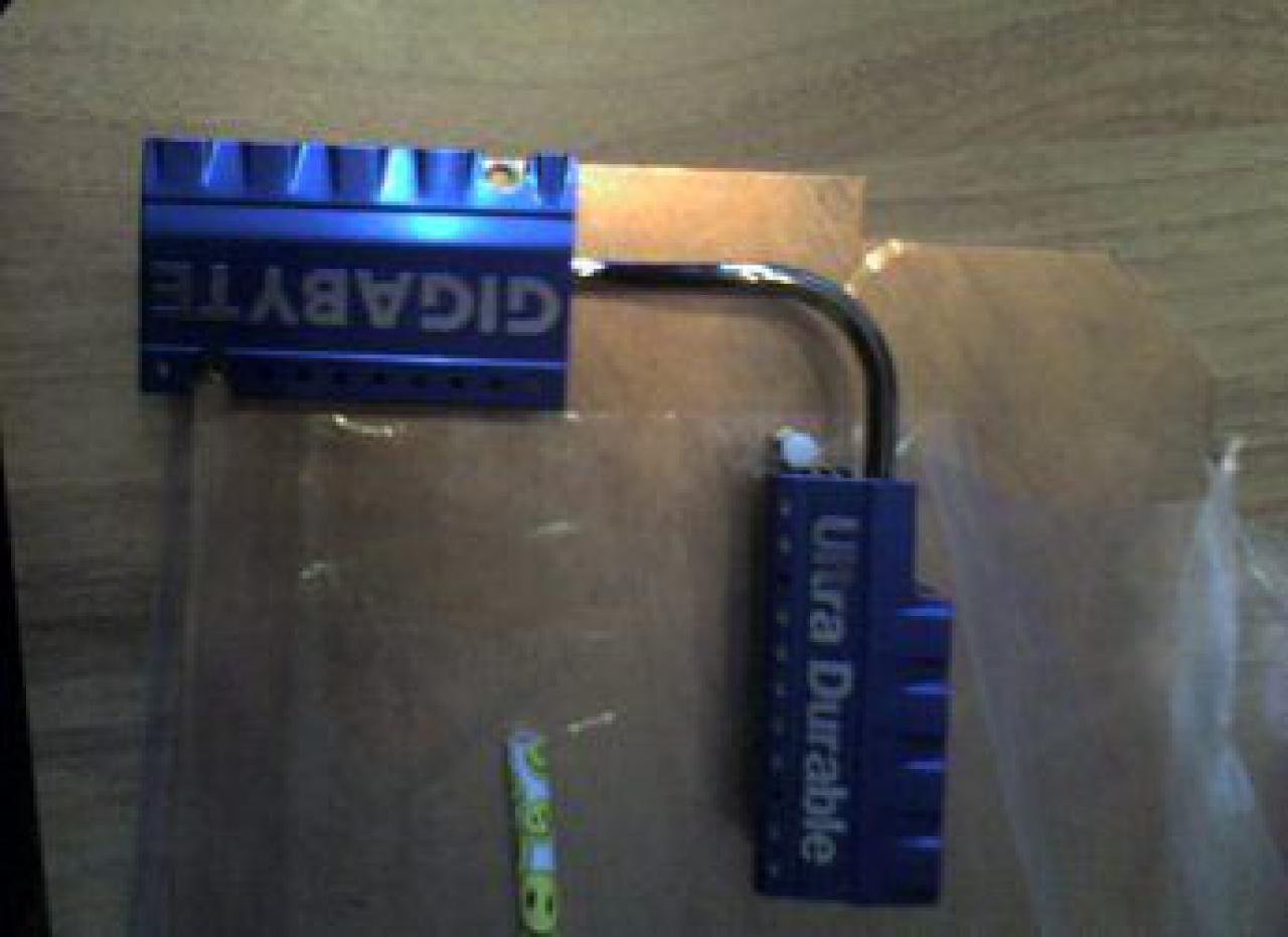 [17/02/2012] Das Franken-Case: Erstaunlicher 0-dB-Wakü-PC mit Passivkühlung im Eigenbau (34)