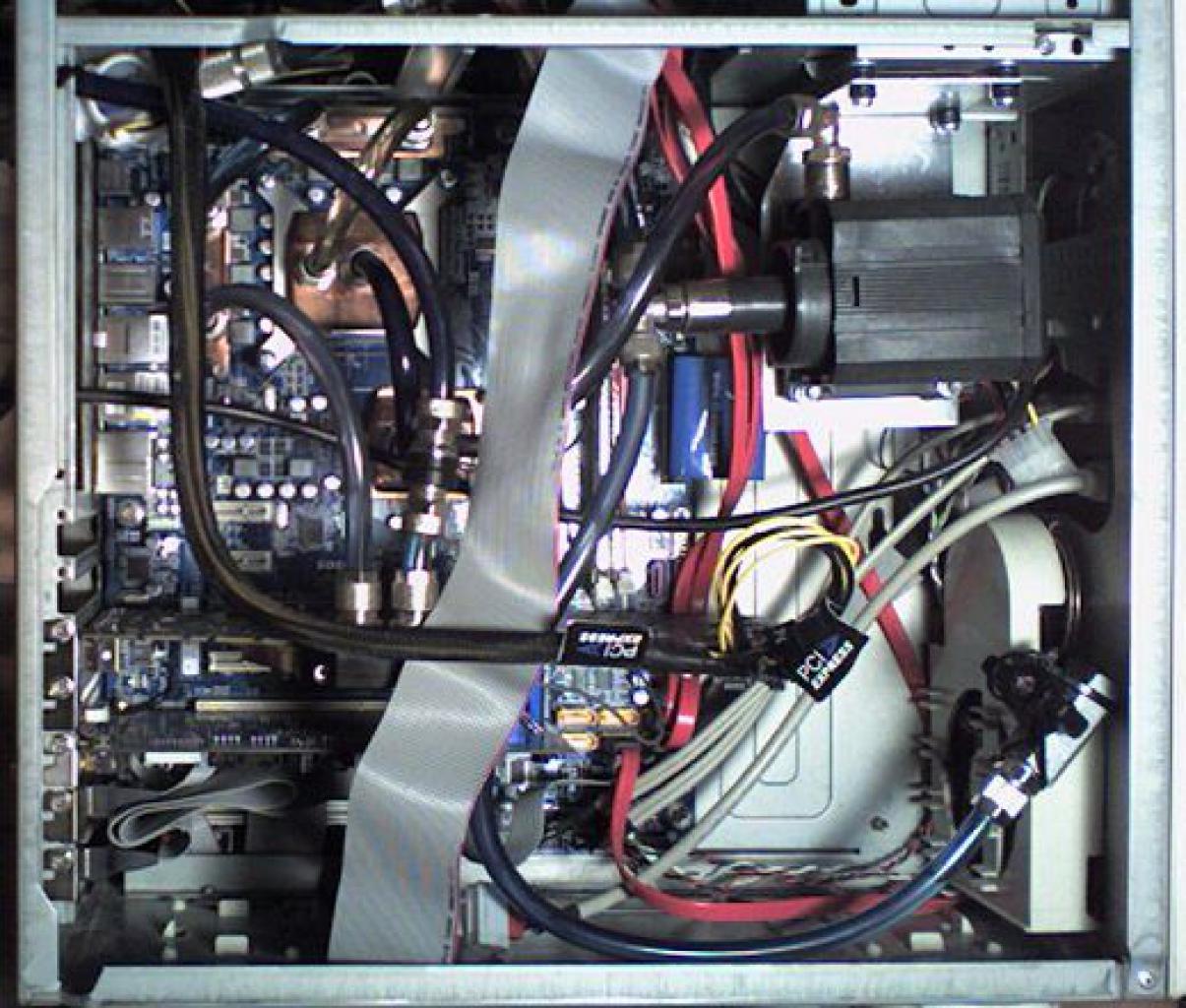 [17/02/2012] Das Franken-Case: Erstaunlicher 0-dB-Wakü-PC mit Passivkühlung im Eigenbau (57)