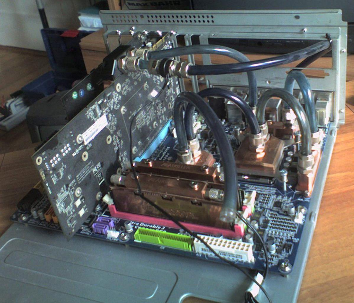 [17/02/2012] Das Franken-Case: Erstaunlicher 0-dB-Wakü-PC mit Passivkühlung im Eigenbau (67)
