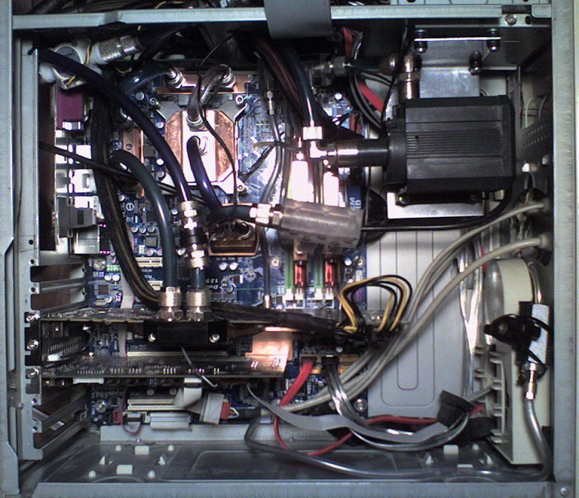[17/02/2012] Das Franken-Case: Erstaunlicher 0-dB-Wakü-PC mit Passivkühlung im Eigenbau (77)