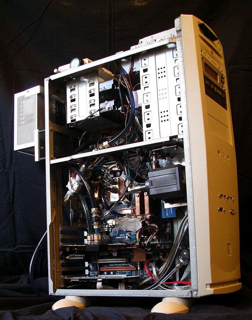 [17/02/2012] Das Franken-Case: Erstaunlicher 0-dB-Wakü-PC mit Passivkühlung im Eigenbau (81)