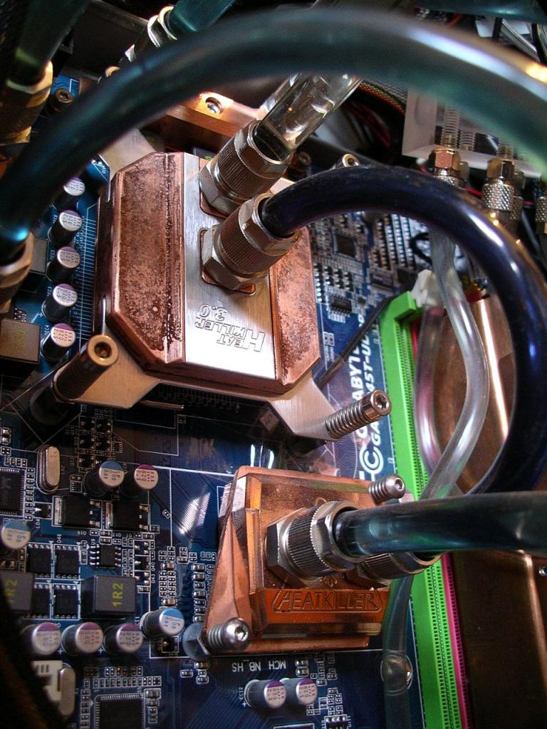 [17/02/2012] Das Franken-Case: Erstaunlicher 0-dB-Wakü-PC mit Passivkühlung im Eigenbau (85)