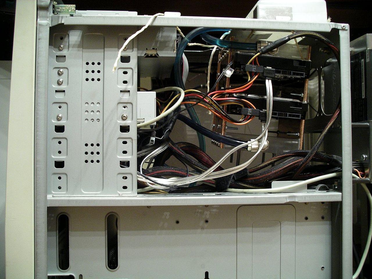 [17/02/2012] Das Franken-Case: Erstaunlicher 0-dB-Wakü-PC mit Passivkühlung im Eigenbau (90)