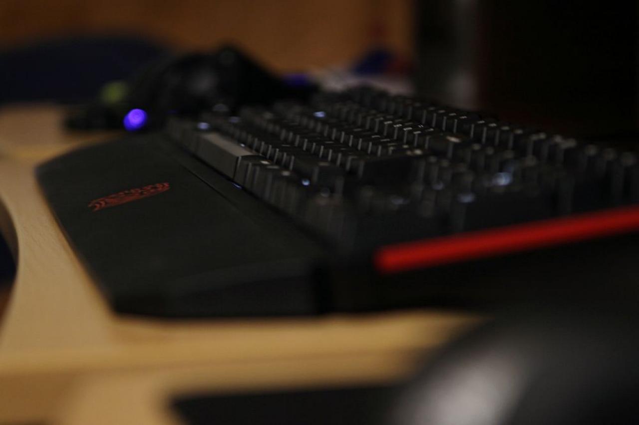 [17/02/2012] Thermaltake Meka G-Unit: Test der mechanischen Tastatur im Forum (15)