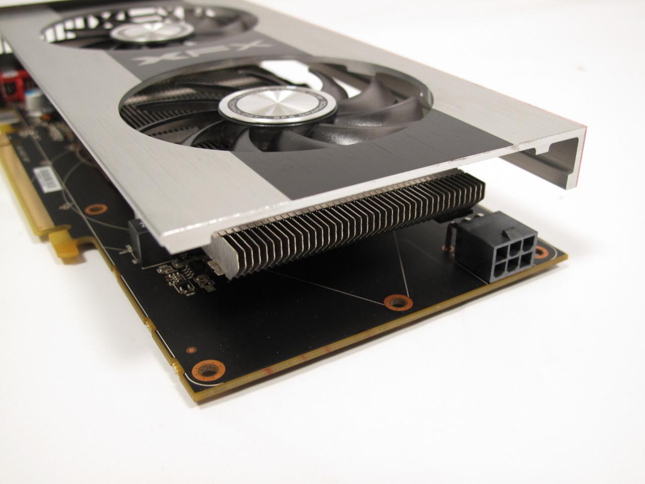 [14/02/2012] XFX R7770 Black Edition Suoer Overclocked 1120M: Ein 6-Pol-Stromstecker ist nötig.