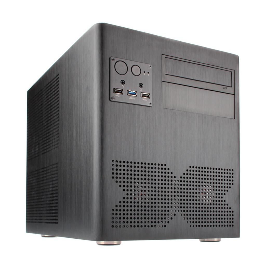[04/02/2012] Der Xigmatek Gigas Cube aus gebürstetem Aluminium ist sowohl für Wohnzimmer-PCs als auch für Gaming-PCs geeignet. (1)