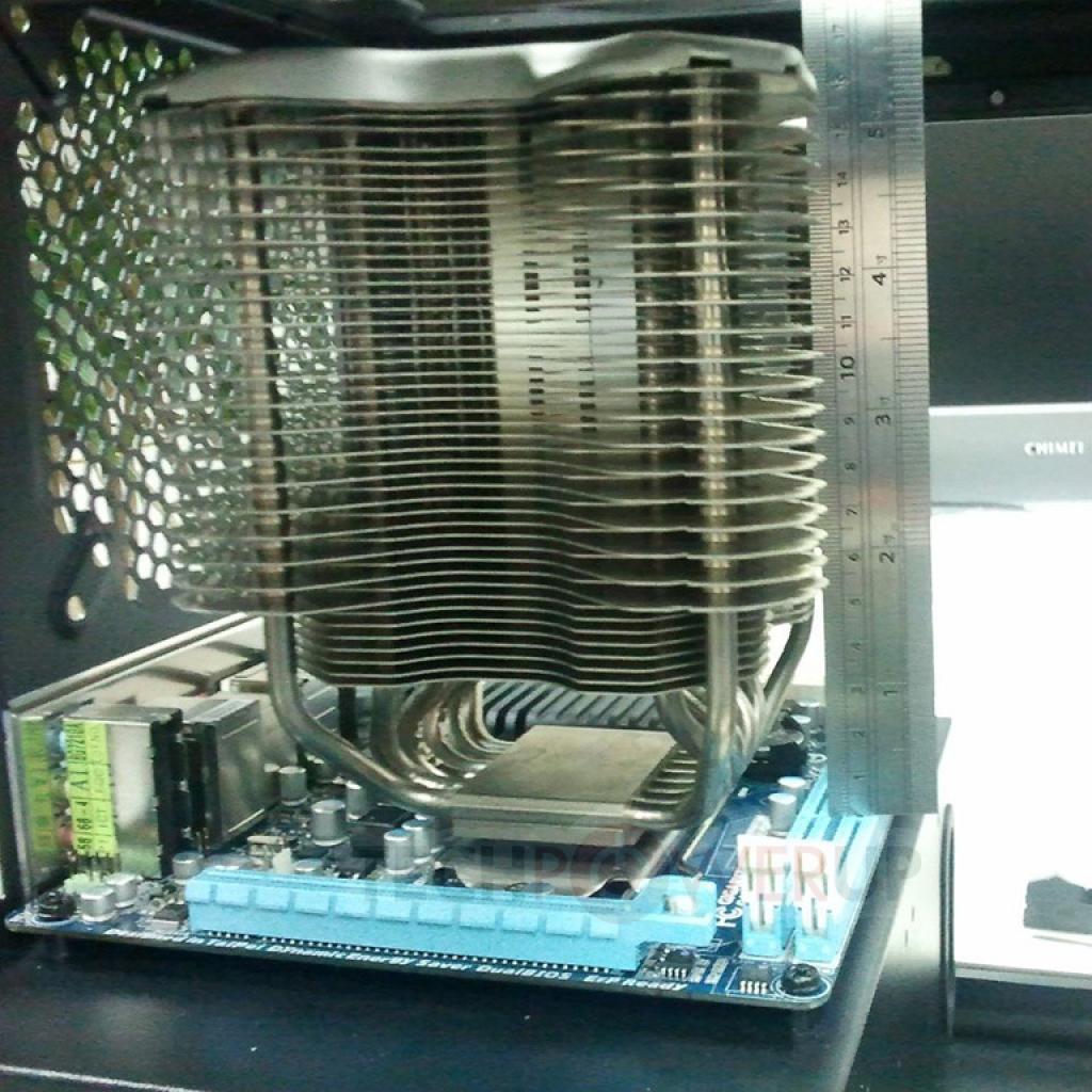 [03/02/2012] Bitfenix Prodigy: Neues Bildmaterial vom Mini-ITX-Gehäuse Prodigy. (2)