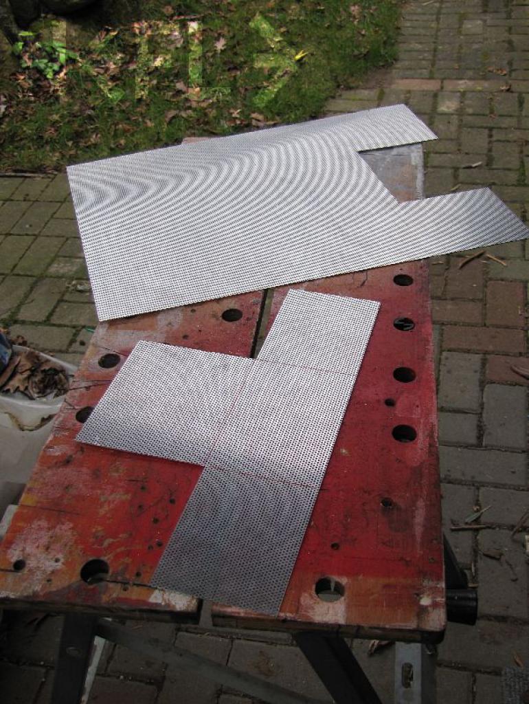 [27/02/2012] Update: Neue Lochblech-Abdeckungen (46)