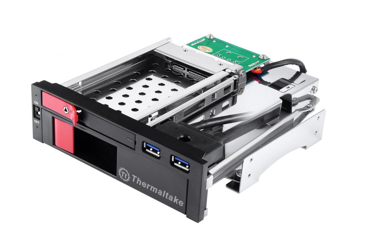 [22/02/2012] Thermaltake Max: Neues HDD-Rack und externes Festplattengehäuse mit USB 3.0. (1)