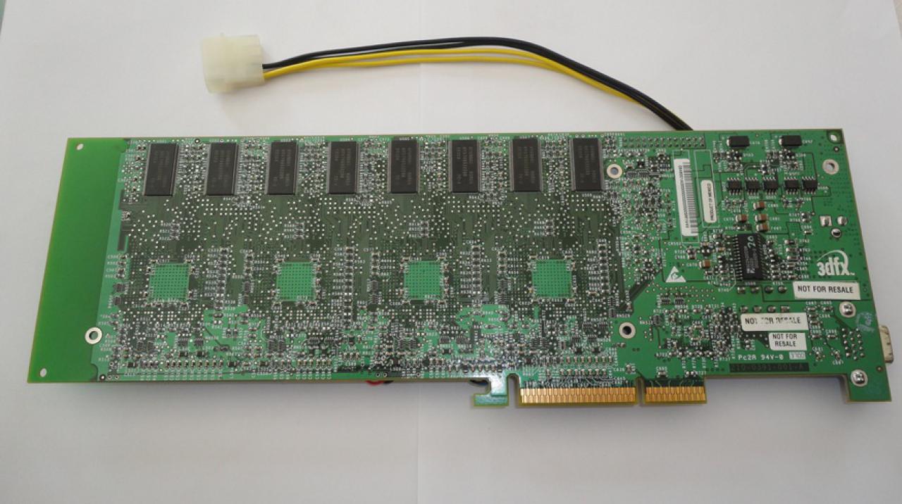 [09/03/2012] 3dfx Voodoo5 6000 Watercooling Edition: Beeindruckende Fan-Mod für die Quad-SLI-Karte (4)