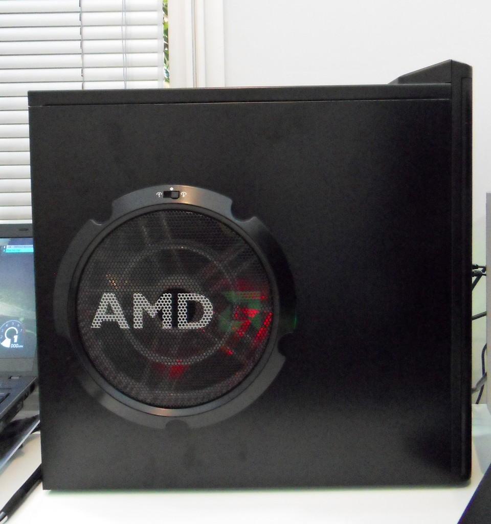 [07/03/2012] Trinity: AMD zeigt Dirt 3 im Eyefinity-Betrieb auf drei Monitoren (4)