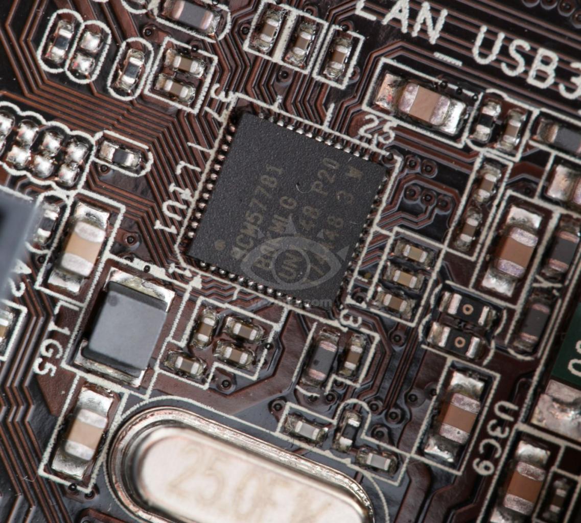 [30/03/2012] Asrock Fatal1ty Z77 Professional: Detaillierte Fotos des Ivy-Bridge-Mainboards (14)