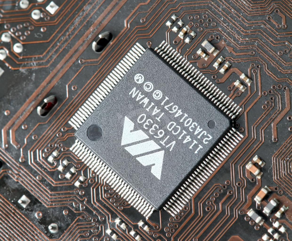 [30/03/2012] Asrock Fatal1ty Z77 Professional: Detaillierte Fotos des Ivy-Bridge-Mainboards (16)