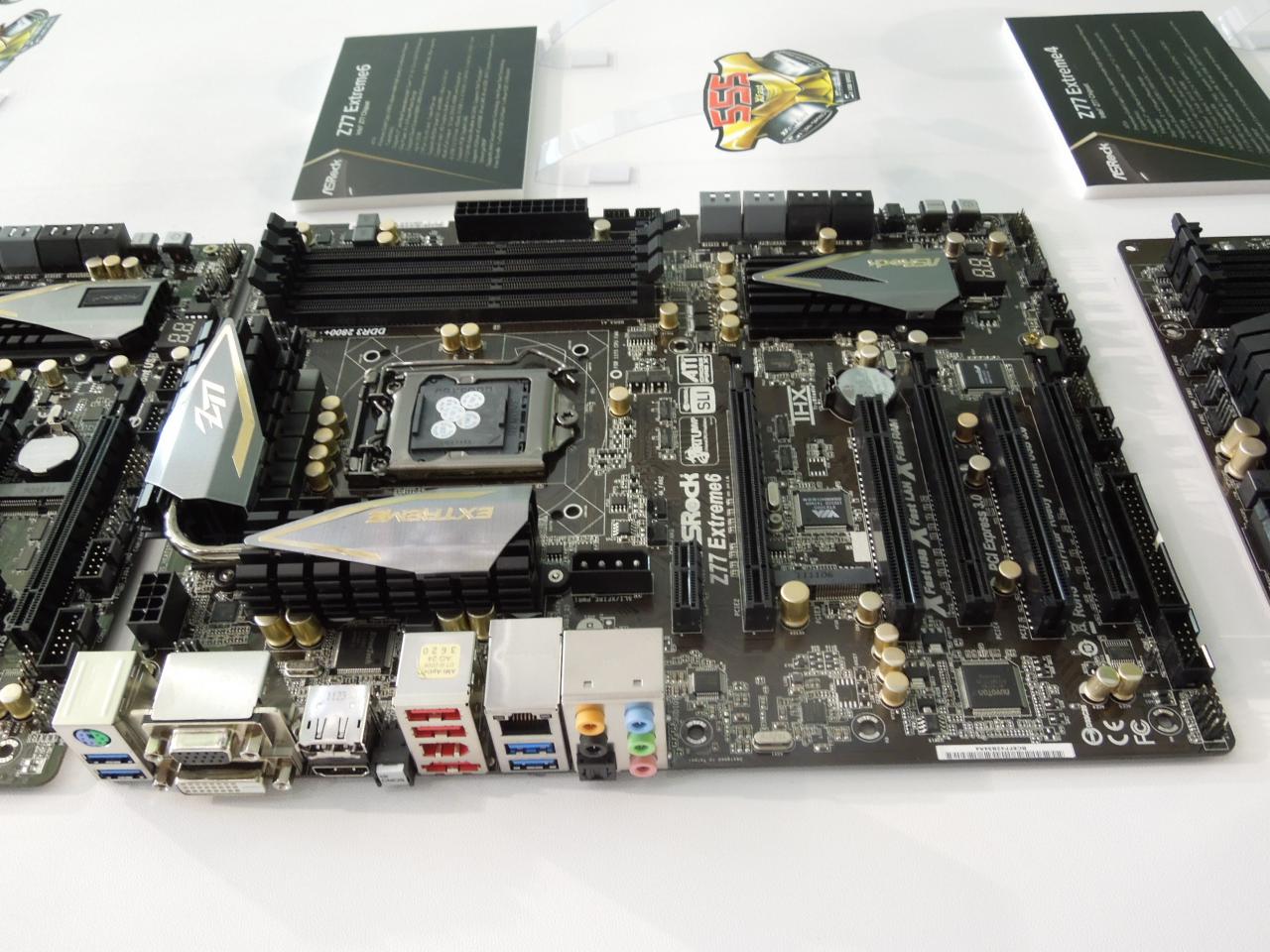 [07/03/2012] Cebit 2012: Asrock zeigt Mainboards mit Z77, H77, Q77 und B75-Chipsatz (9)