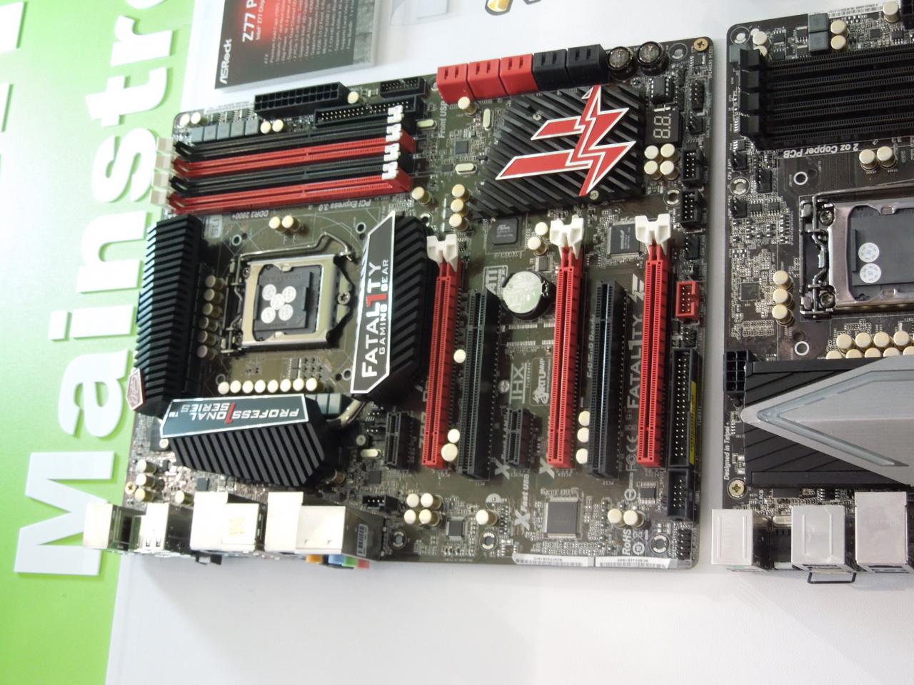[07/03/2012] Cebit 2012: Asrock zeigt Mainboards mit Z77, H77, Q77 und B75-Chipsatz (2)