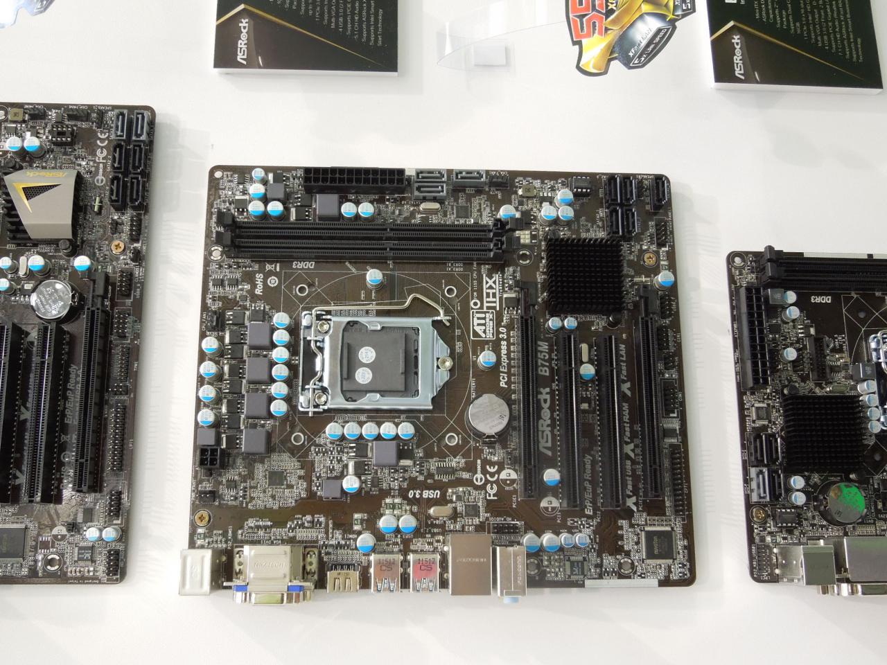 [07/03/2012] Cebit 2012: Asrock zeigt Mainboards mit Z77, H77, Q77 und B75-Chipsatz (26)
