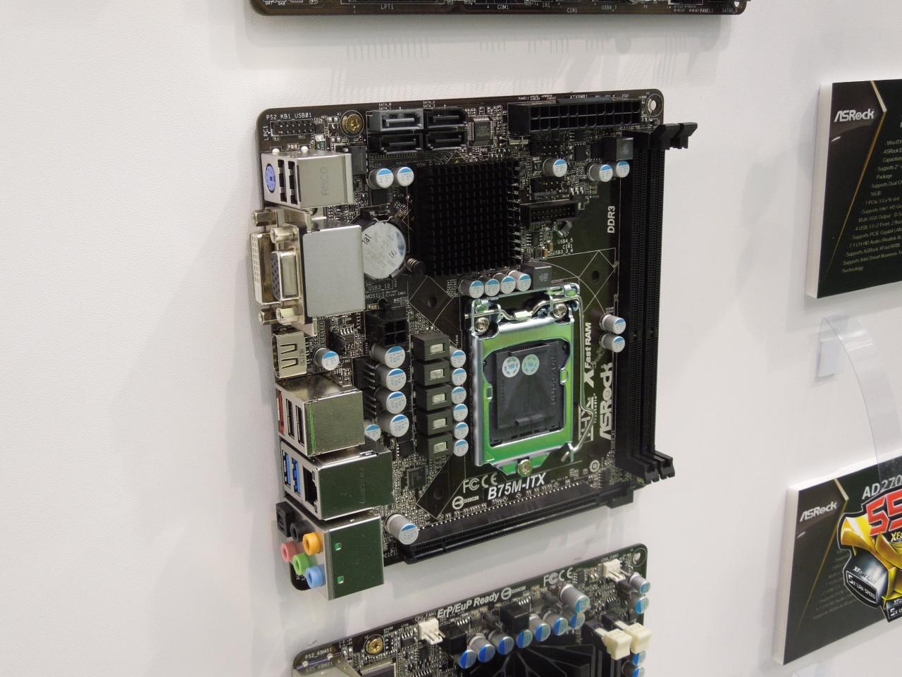 [07/03/2012] Cebit 2012: Asrock zeigt Mainboards mit Z77, H77, Q77 und B75-Chipsatz (29)