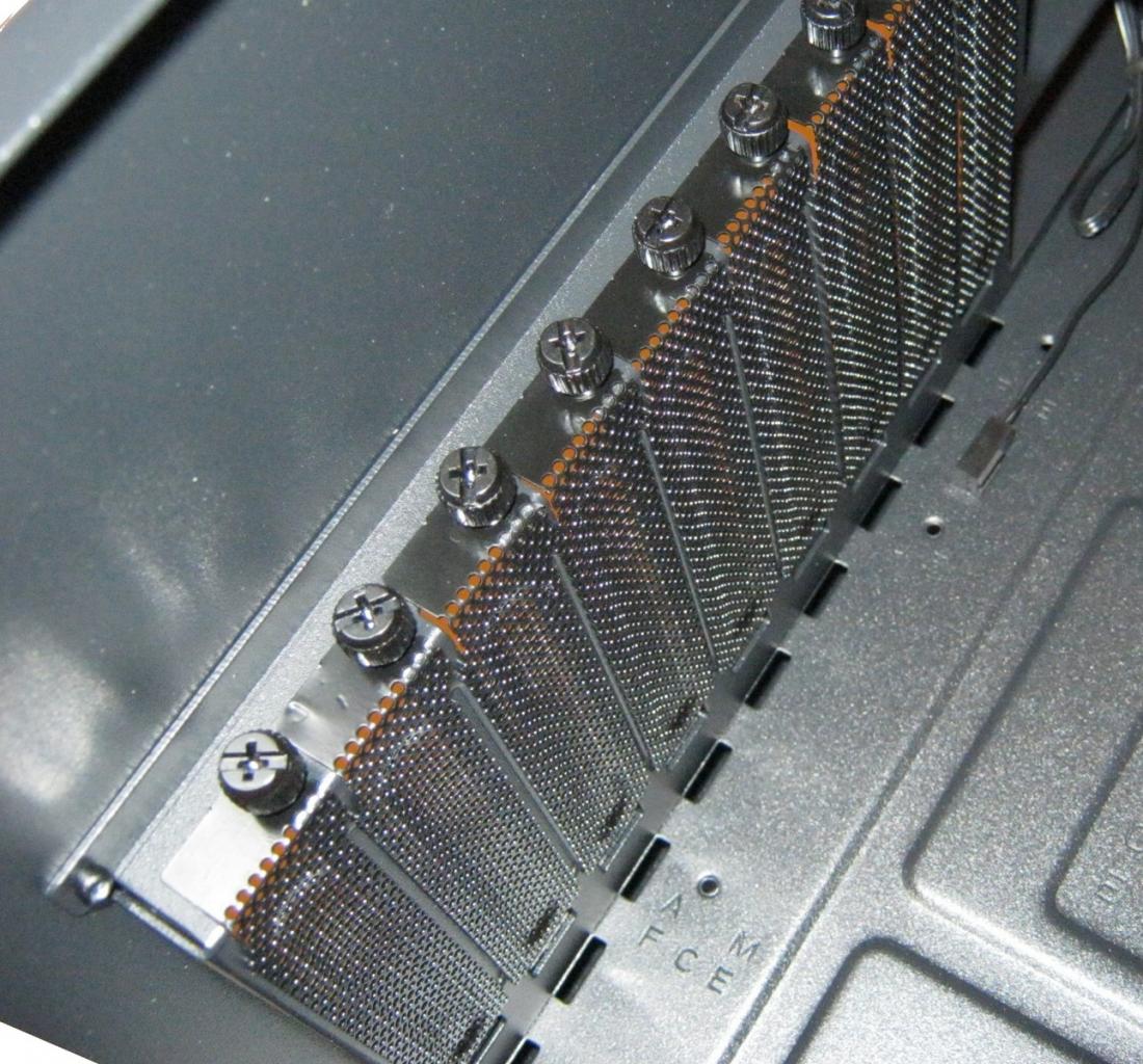 [11/03/2012] Bitfenix Shinobi XL: User testet das Gehäuse im PCGHX-Forum (28)