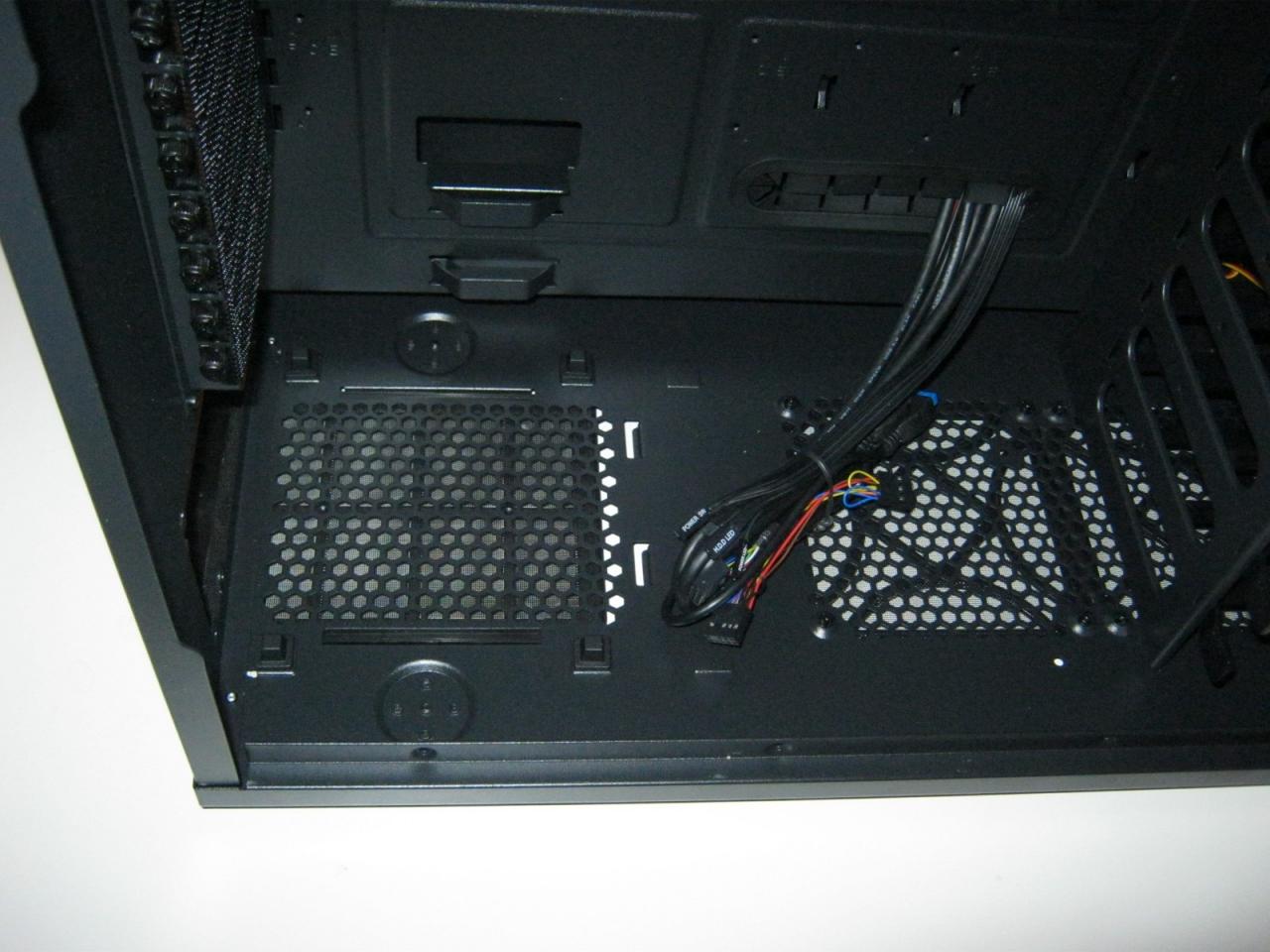 [11/03/2012] Bitfenix Shinobi XL: User testet das Gehäuse im PCGHX-Forum (36)