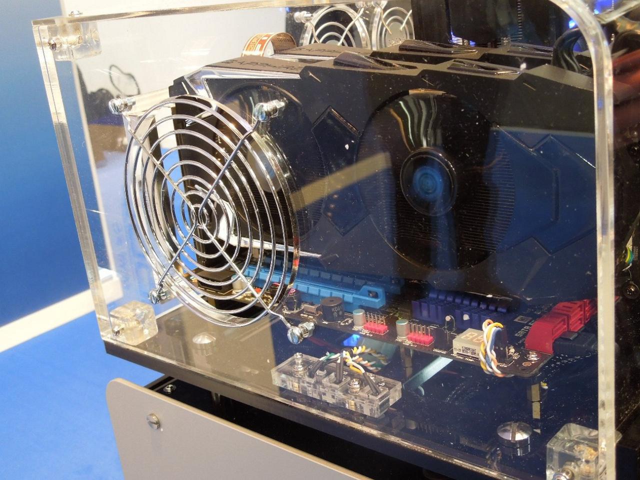 [06/03/2012] Sapphire Radeon HD 7970 Toxic: 1.150/3.000 MHz und 6 GiByte (Standard: 925/2.750 MHz + 3 GiB) (4)