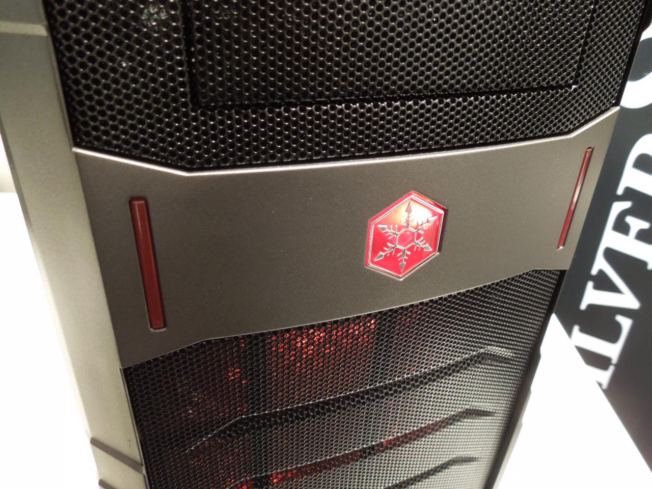 [08/03/2012] Cebit 2012: Silverstone neues Einsteigergehäuse (3)
