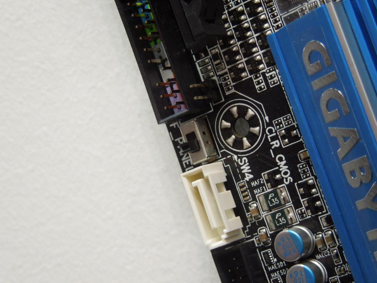 [05/03/2012] Cebit 2012: Mainboards mit Z77, H77 und Z57 von Gigabyte für Intel Ivy Bridge (10)