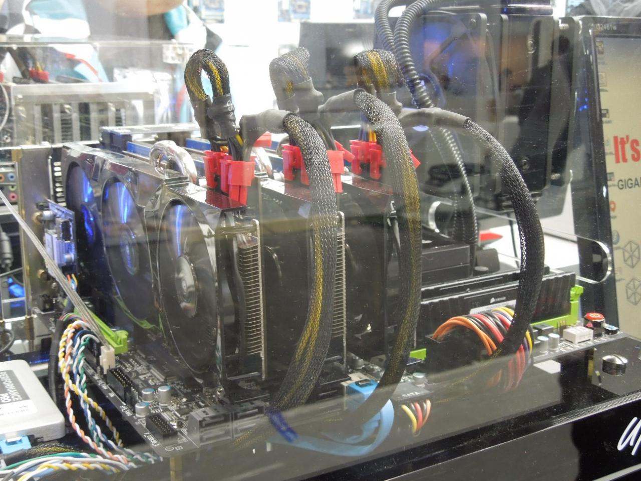 [05/03/2012] Cebit 2012: Mainboards mit Z77, H77 und Z57 von Gigabyte für Intel Ivy Bridge (43)