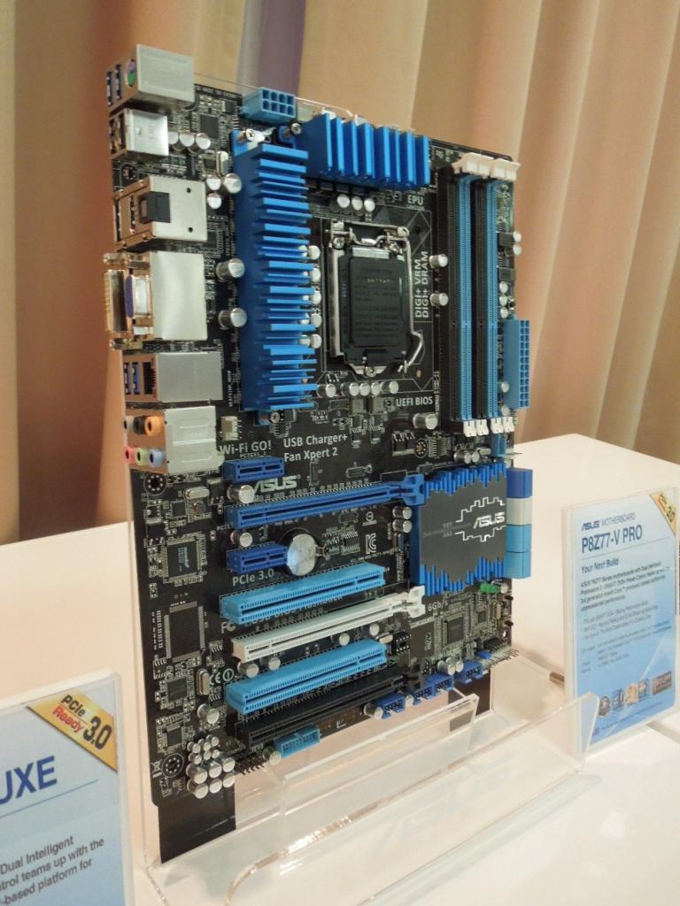 [05/03/2012] Cebit 2012: Asus zeigt Z77-Boards der P8-Reihe für Ivy Bridge (14)