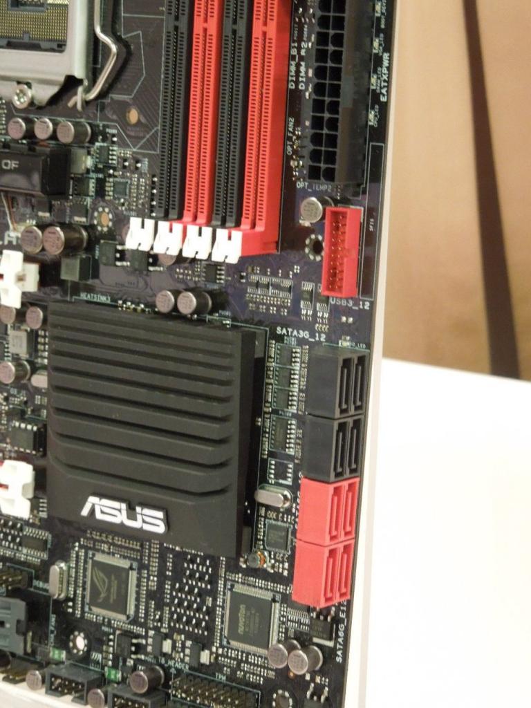 [05/03/2012] Angeblich DDR3-3.256 MHz auf Asus Maximus V Gene gemeistert (11)