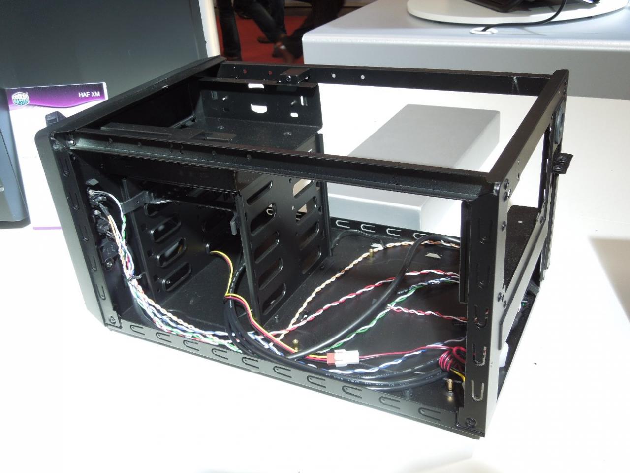 [06/03/2012] Cebit 2012: Cooler Master zeigt Mini-ITX-Gaming-Gehäuse für 49 Euro, günstiges HAF XM und Silent-Gehäuse (5)