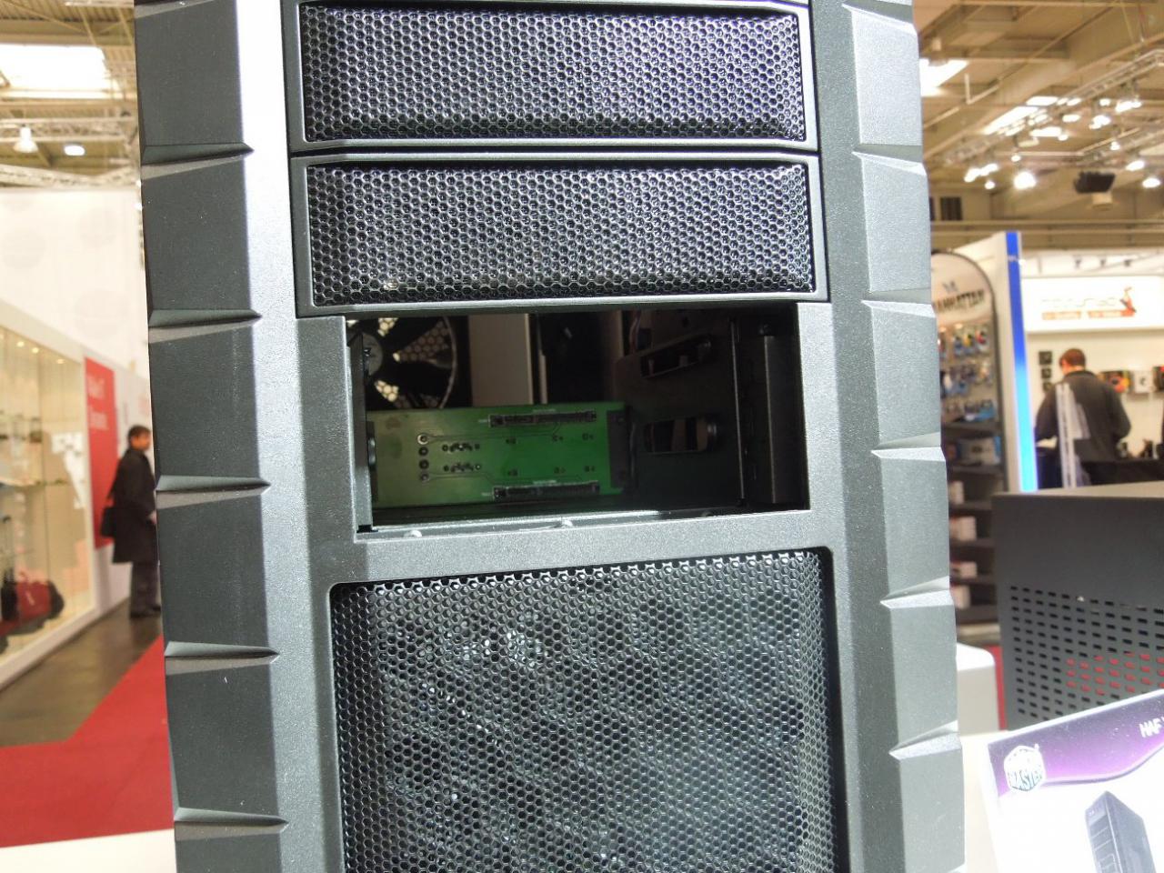 [06/03/2012] Cebit 2012: Cooler Master zeigt Mini-ITX-Gaming-Gehäuse für 49 Euro, günstiges HAF XM und Silent-Gehäuse (10)