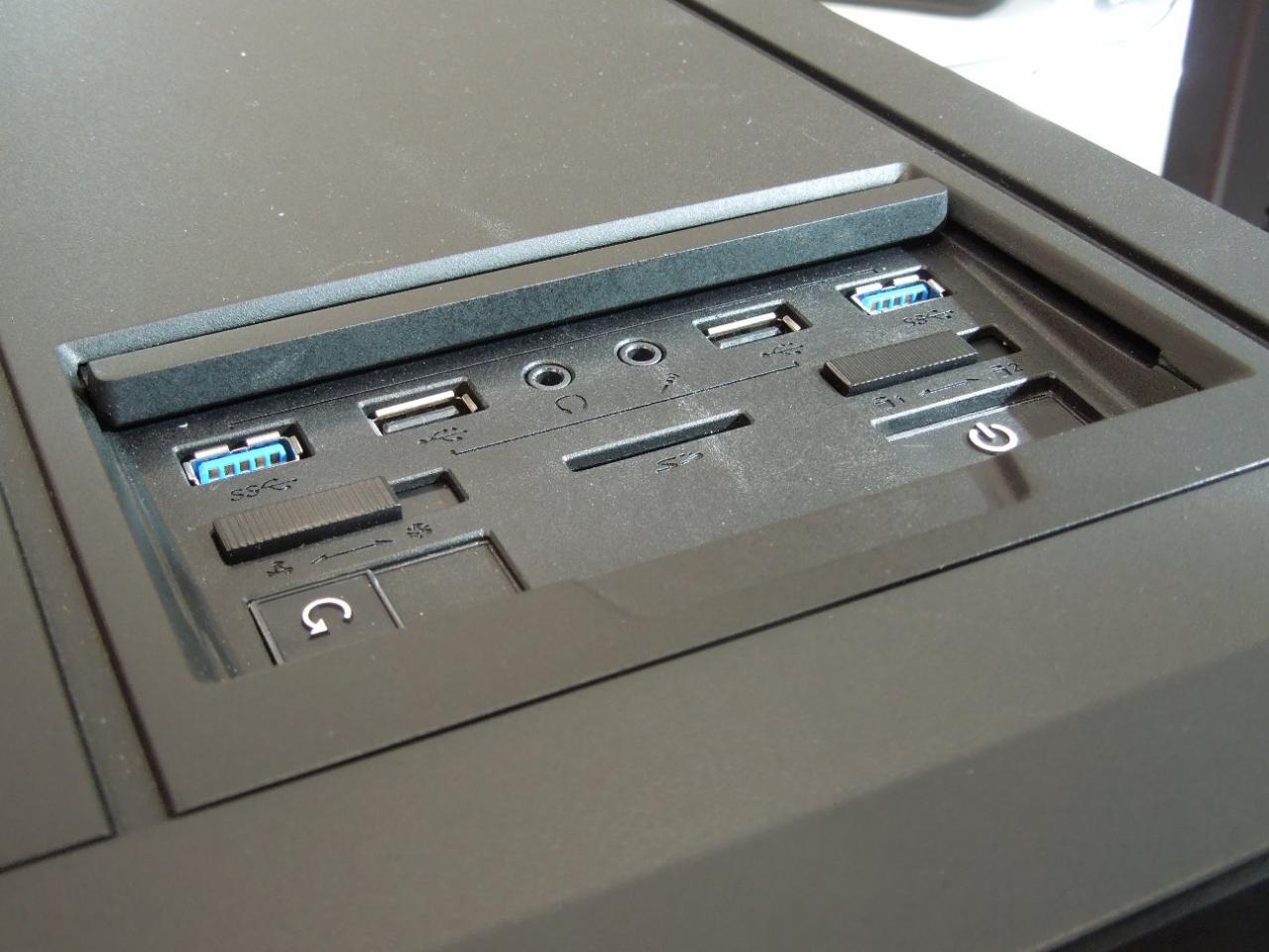 [06/03/2012] Cebit 2012: Cooler Master zeigt Mini-ITX-Gaming-Gehäuse für 49 Euro, günstiges HAF XM und Silent-Gehäuse (17)