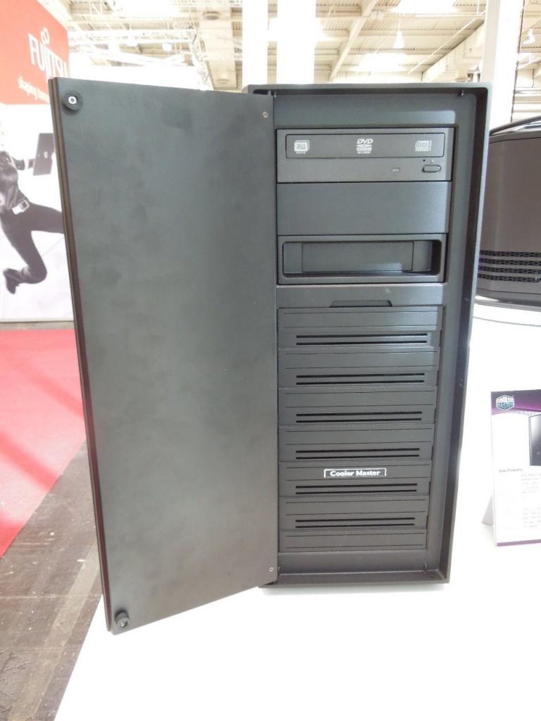 [06/03/2012] Cebit 2012: Cooler Master zeigt Mini-ITX-Gaming-Gehäuse für 49 Euro, günstiges HAF XM und Silent-Gehäuse (19)